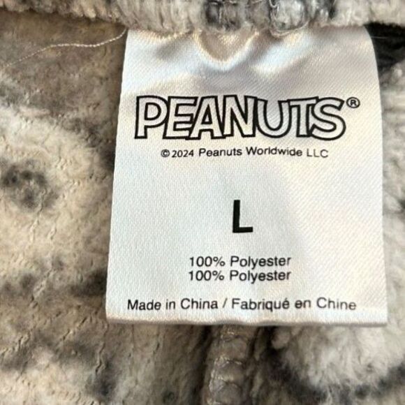 Peanuts Snoopy Fleece Shorts - Size Large - Picture 3 of 3